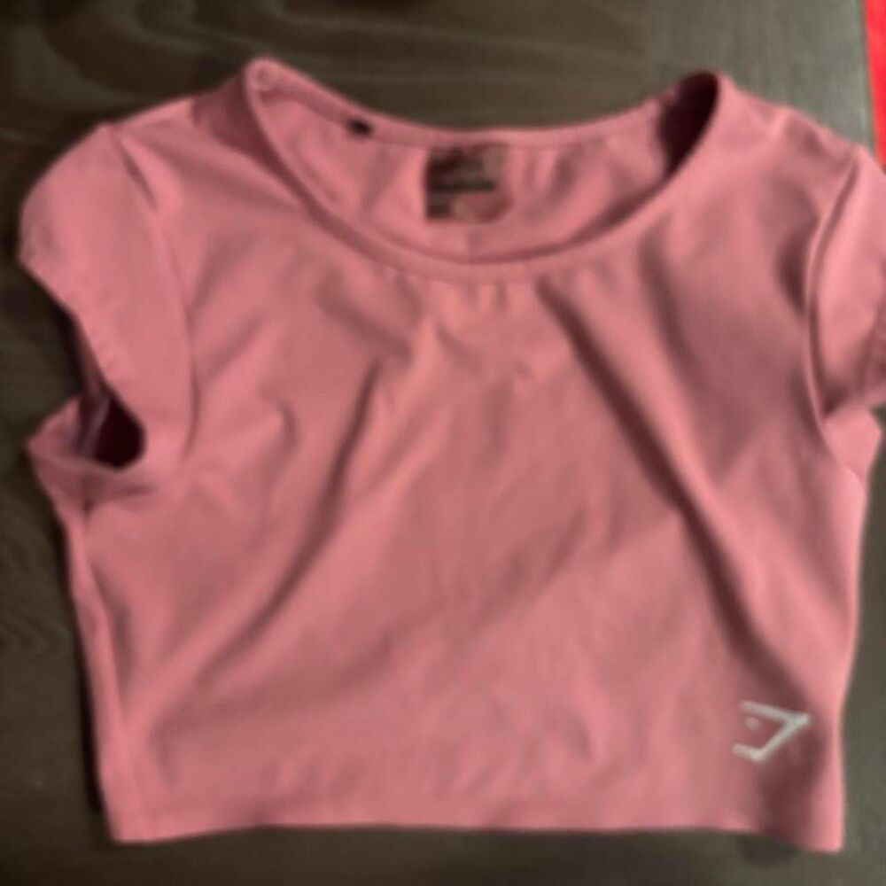 Gymshark Women's Pink Crop-top